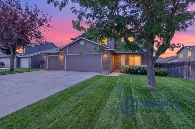 2243 N Cougar Way