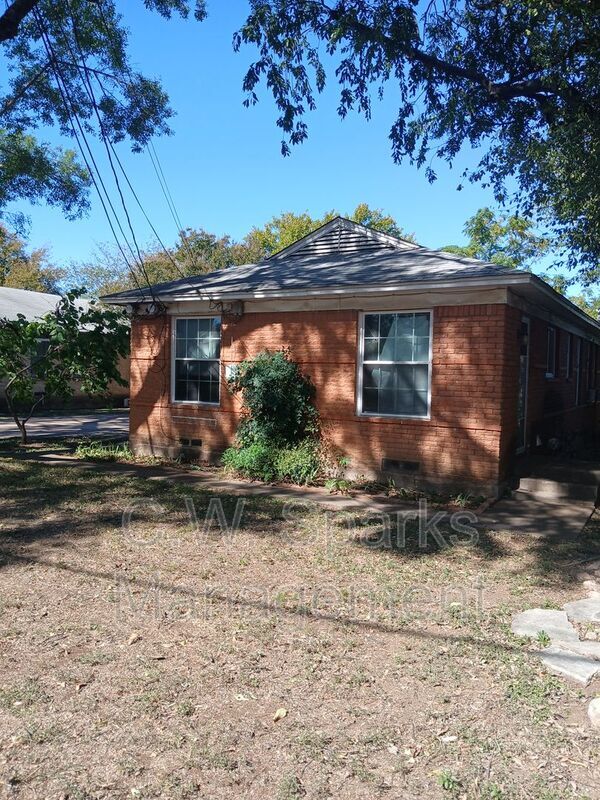 Photo - 3015 Avon St