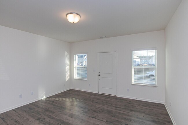 Photo - BEAUTIFUL 2 Bedroom Townhome in MIDLAND AVAILABLE JUNE 2026