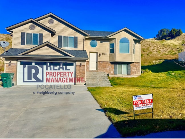 Building Photo - Beautiful 4 bed 3 bath home - 2 car garage...