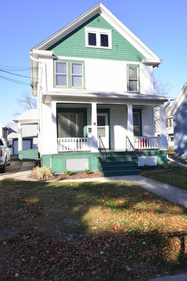 Photo - 123 E Columbus St Unidad Downstairs