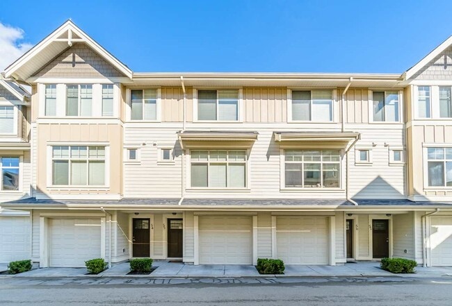 Photo - 19525-19573 73 Ave