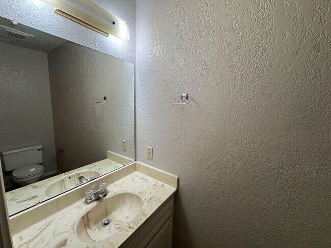 Photo - 6110 36th St