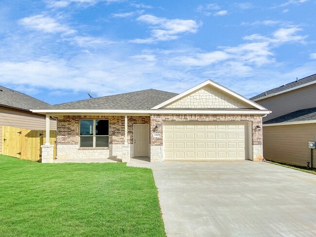 Building Photo - 13067 Clear View Dr