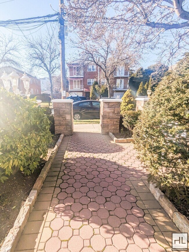 Photo - MICKLE AVENUE Unit 1