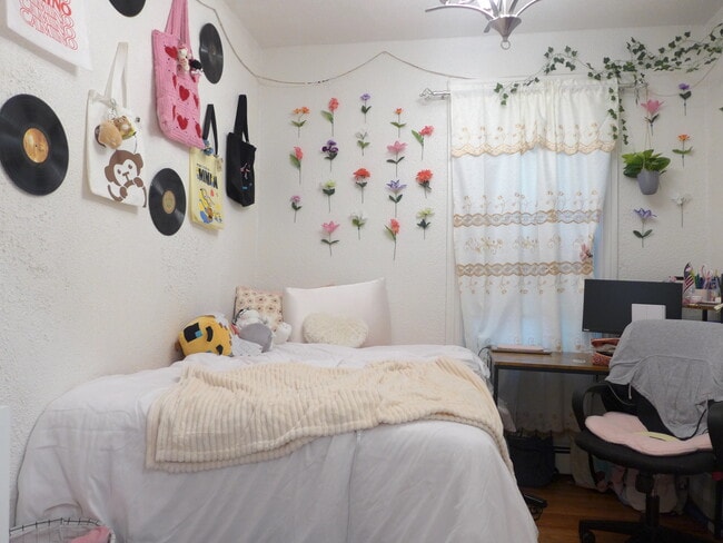 Photo - 1564 Tremont St Unit 1