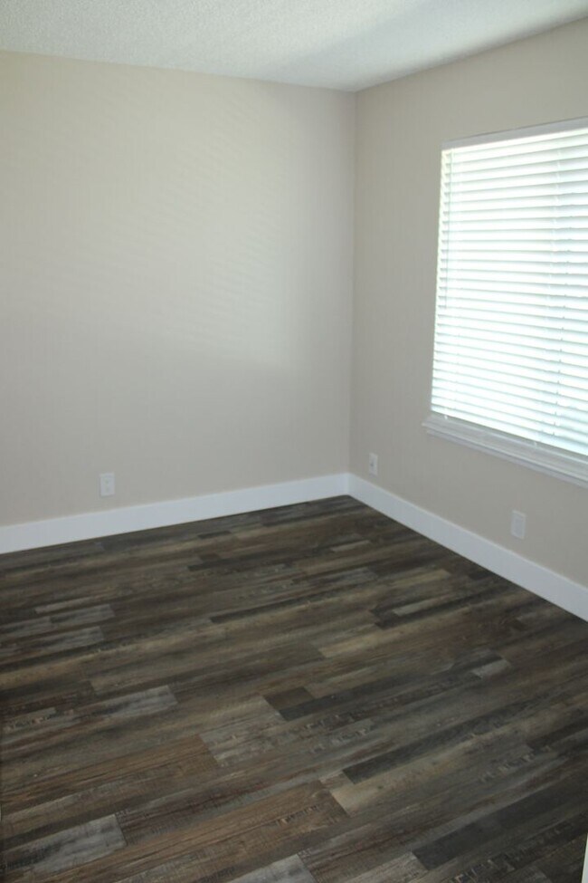 Photo - Updated 4 bedroom, 1 1/2 bathroom Townhome...