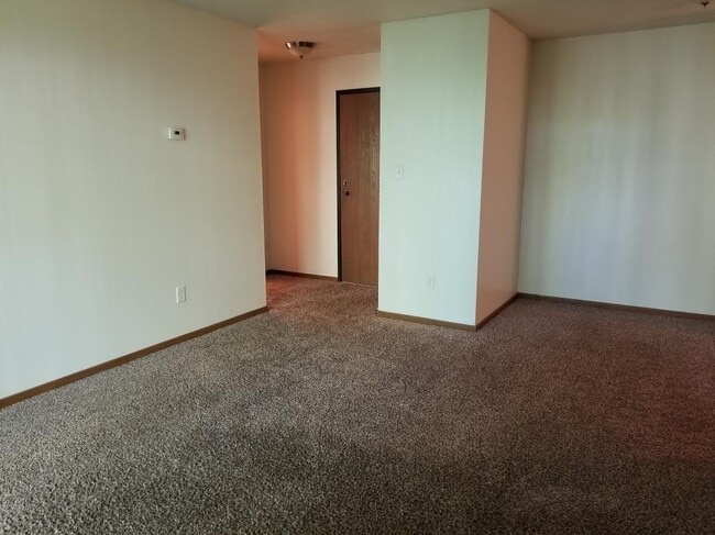 Photo - Oak Creek Chateau Apartments
