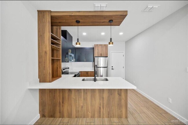 Photo - 1406 S Michigan St