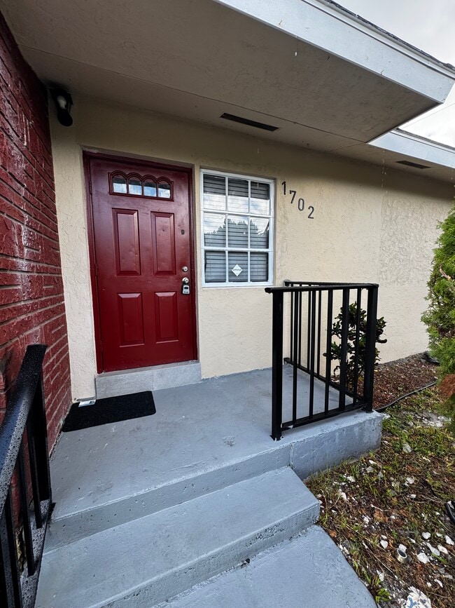 Building Photo - 1702 Barton Ct Rental