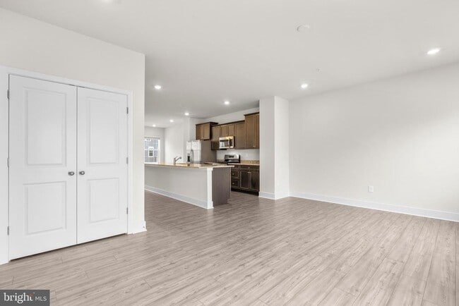 Photo - 1826 Parham Wy