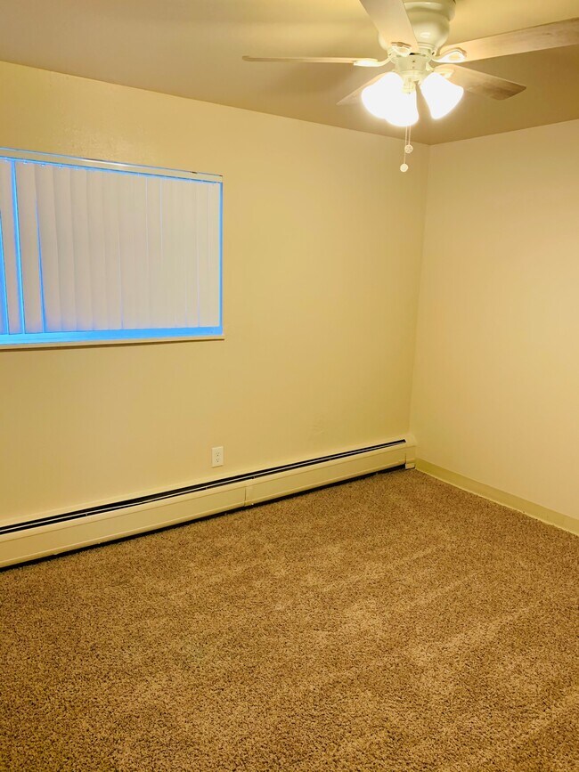 2 bed bedroom - South Eliot St Apartments