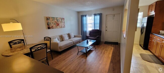 Building Photo - 415 NE 2nd St Rental