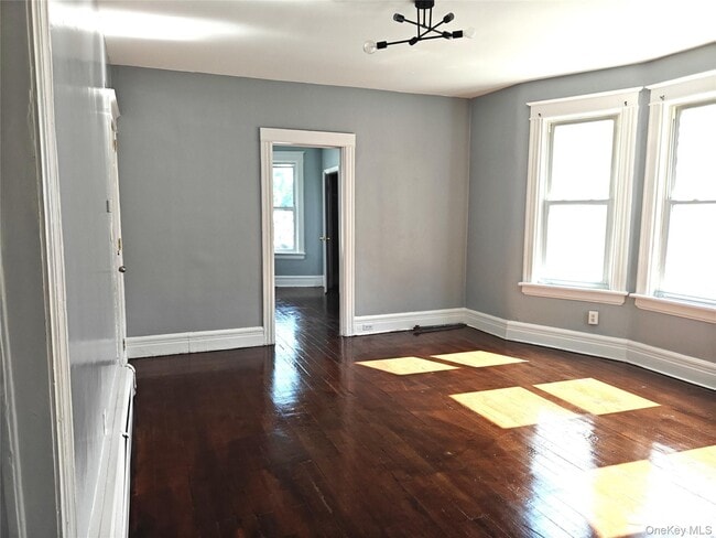 Building Photo - 104 Winnikee Ave Unit 3
