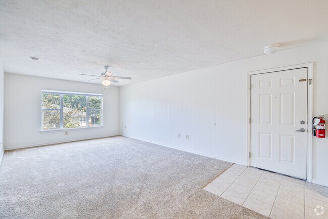 3BR, 2BA - 1,148SF - Livingroom