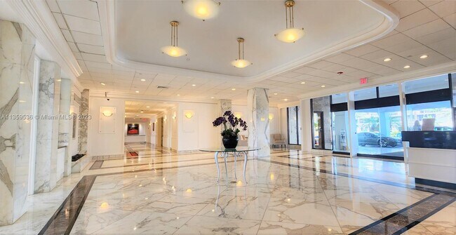 5700 Collins Ave Unit 4