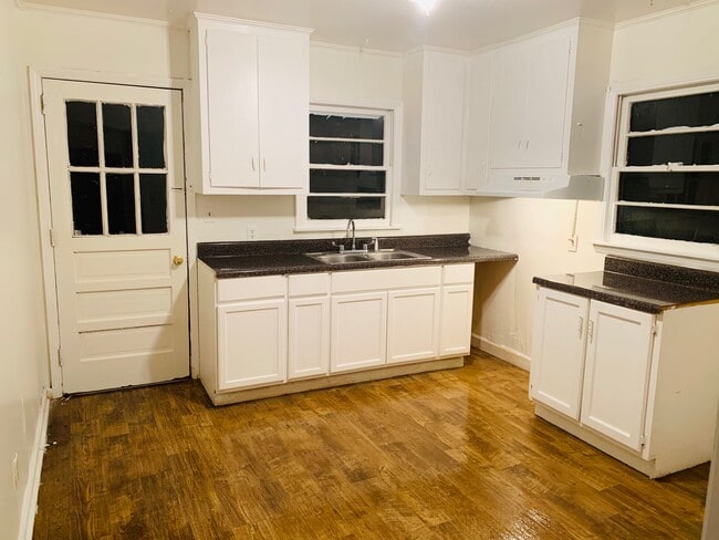 Photo - 423 E Coffee St