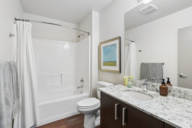 1BR, 1BA - 642SF - Bathroom - Sky