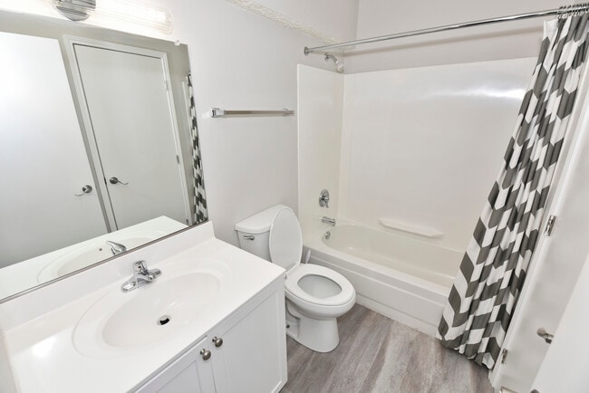 Madison 1 BR - BA