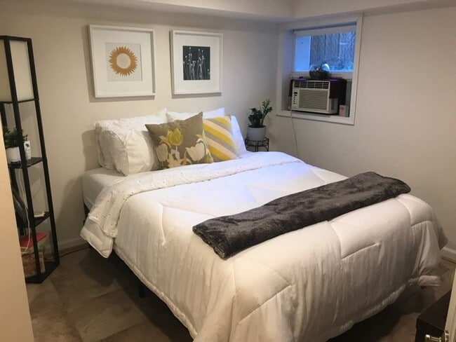 Photo - 137 Randolph Pl NW