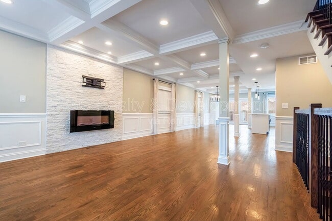Photo - 5619 W Irving Park Rd