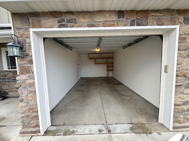 Photo - 1019 W 2050 S