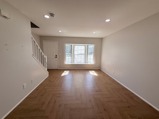 Photo - 171 Scobee Ln