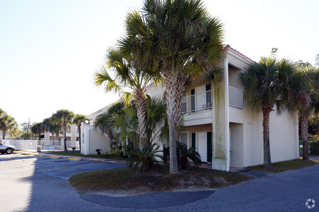 Primary Photo - Martinique Apartments