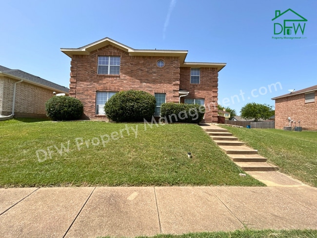 Building Photo - Charming 2-Story Home in Desoto - 3 Bed, 2...