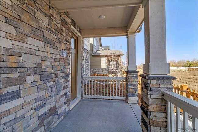 Photo - 827 Quatar St