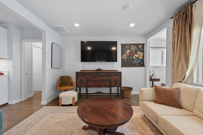 Building Photo - 1119 Prosser Ave Unit ID1324036P