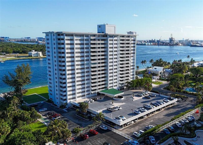 Building Photo - 2100 S Ocean Dr Unit 11B Rental