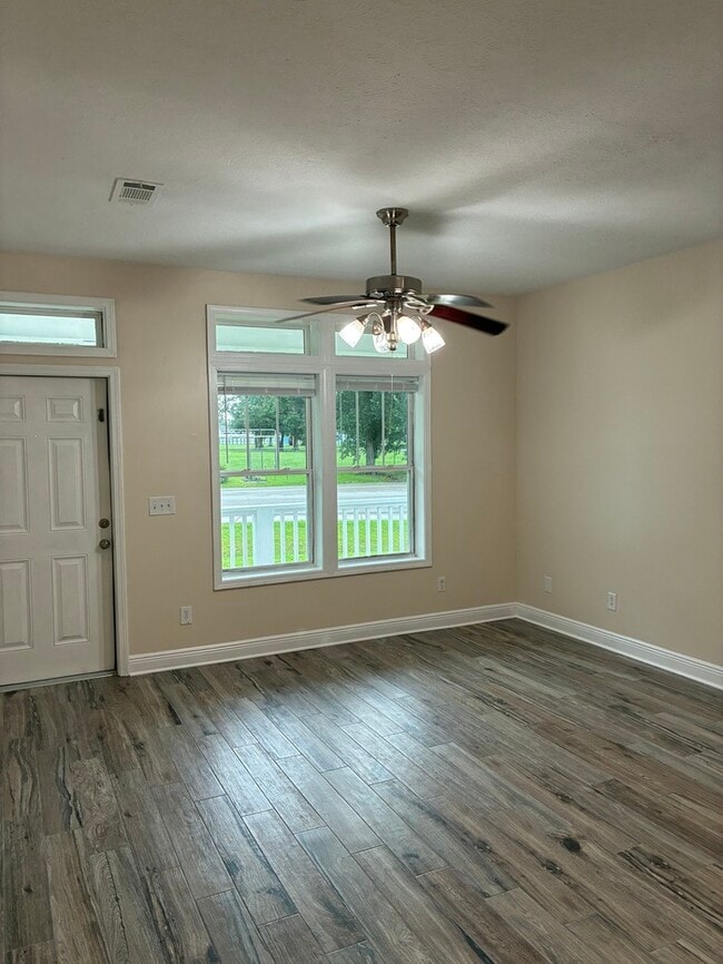 Photo - Newly Renovated 2/1 Duplex