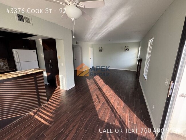 Photo - 43376 Cook St