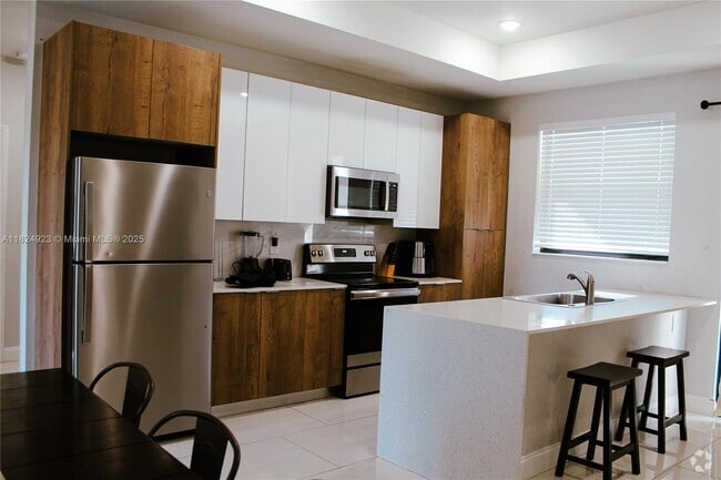 Building Photo - 2915 65th St W Rental