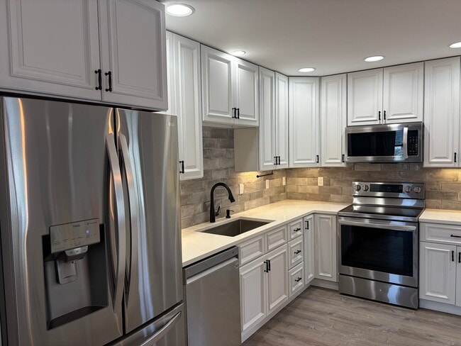 Building Photo - 132 WA-153