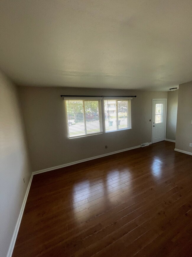 Photo - 9309 Florence Dr