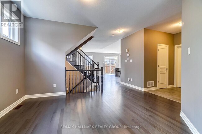 Photo - 1110 Beckett Cres
