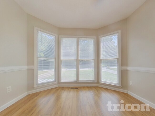 Photo - 157 Kent Ln