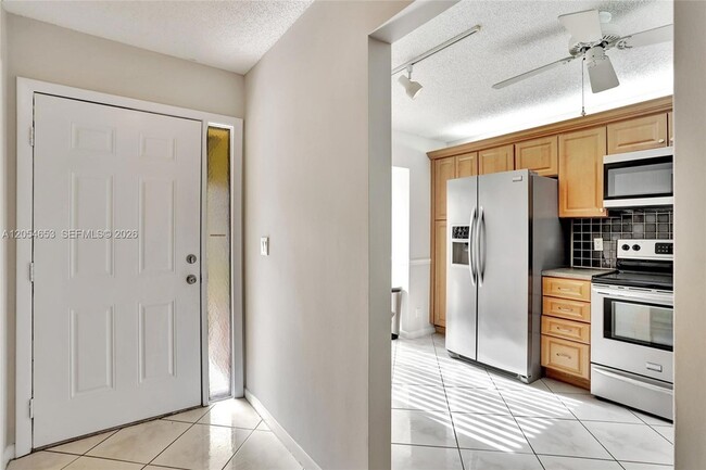 Photo - 4615 Carambola Cir S