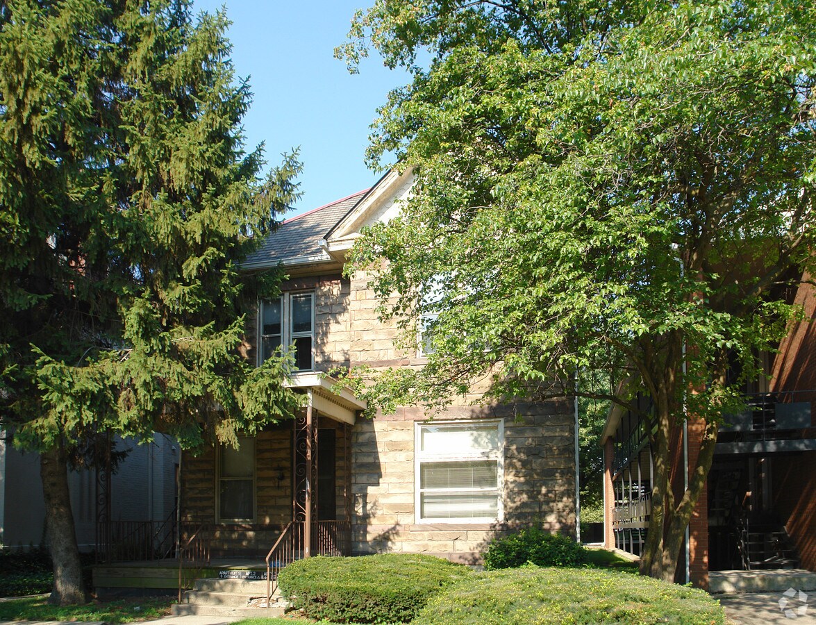 Photo - 1457 Neil Ave