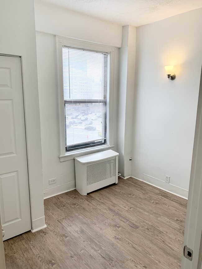 New Cadillac Square Apartments For Rent in Detroit, MI