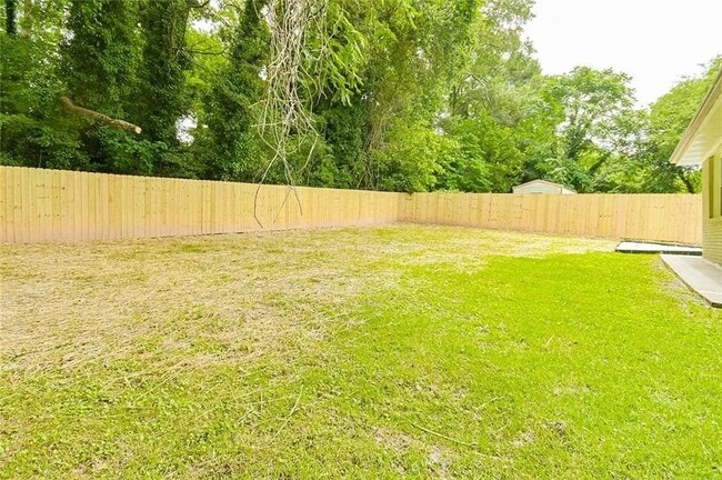 Photo - 220 Napoleon Dr SW