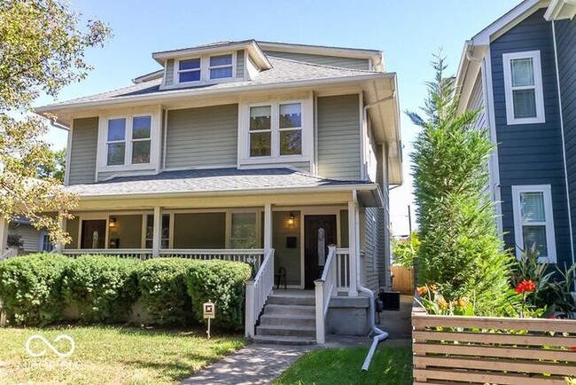 Sweet Spacious Townhome With Finished Base... - Sweet Spacious Townhome With Finished Base...