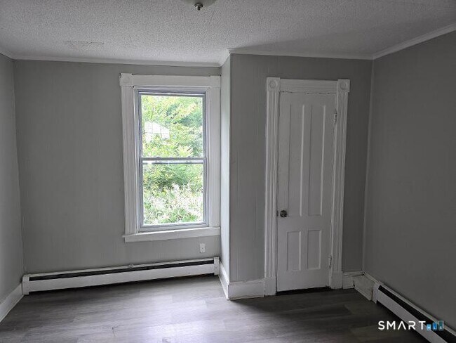 274 Orange St Unit 2nd floor