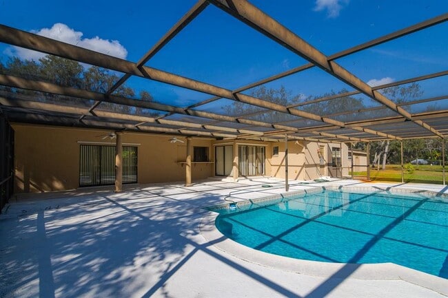 Photo - 10206 Lakeview Dr