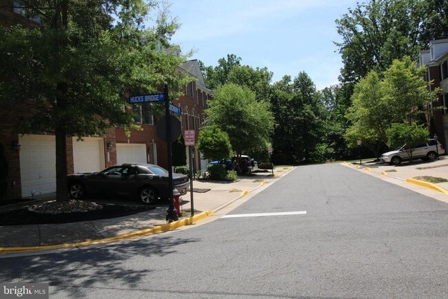 Building Photo - 8316 Dockray Ct