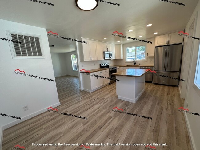 Photo - STATUS: AVAILABLE | R293 | $2095.00