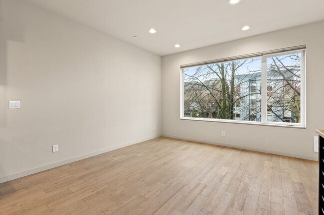 Photo - Townhome in West Seattle’s Admiral District