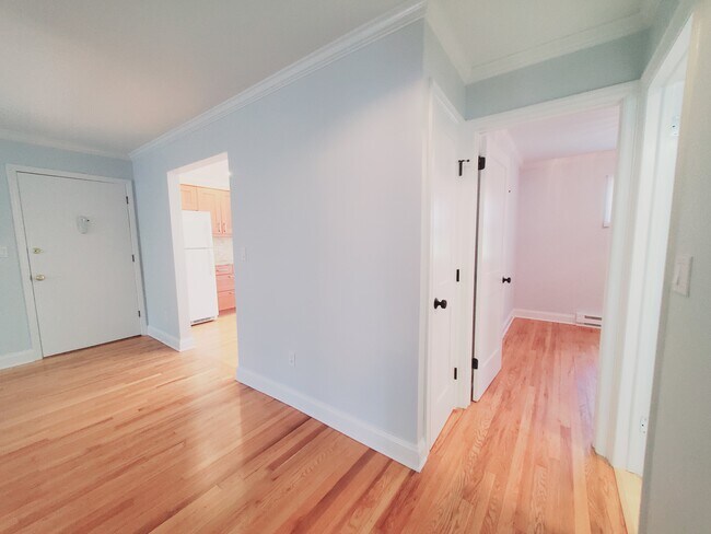 Photo - 409 Glenbrook Rd Unit F